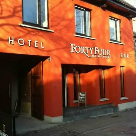 Forty Four Main Street Hotel 2*