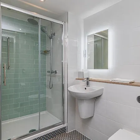 Forty Four Main Street Hotel