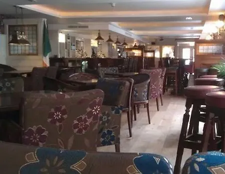 Forty Four Main Street Hotel 2*