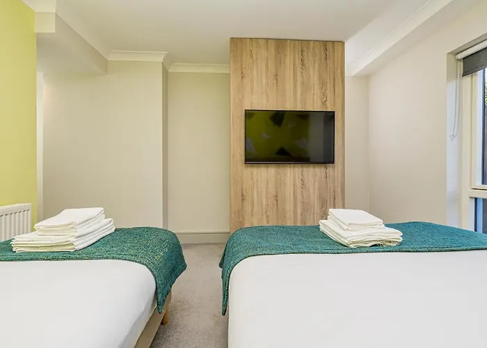 Forty Four Main Street Hotel 2*