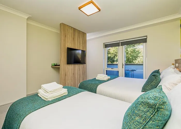 Forty Four Main Street Hotel