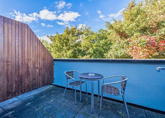 Forty Four Main Street 2*