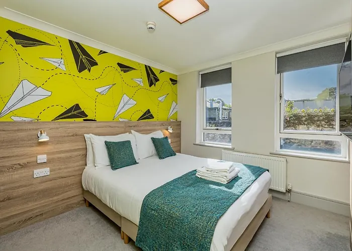 Forty Four Main Street Hotel 2*