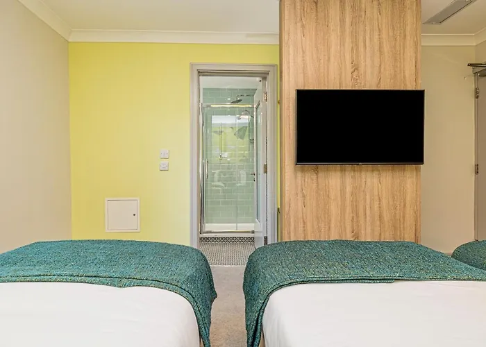 Forty Four Main Street Hotel