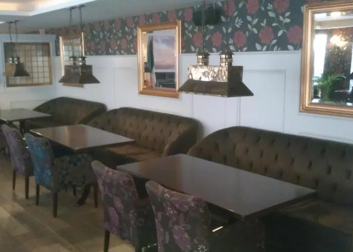 Hotel Forty Four Main Street 2*