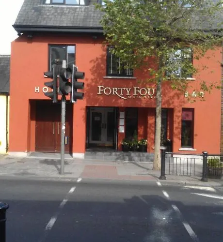 Forty Four Main Street فندق سوردْسْ