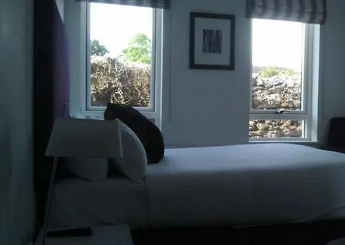 Hotel Forty Four Main Street 2*