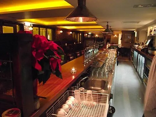 Forty Four Main Street Hotel 2*