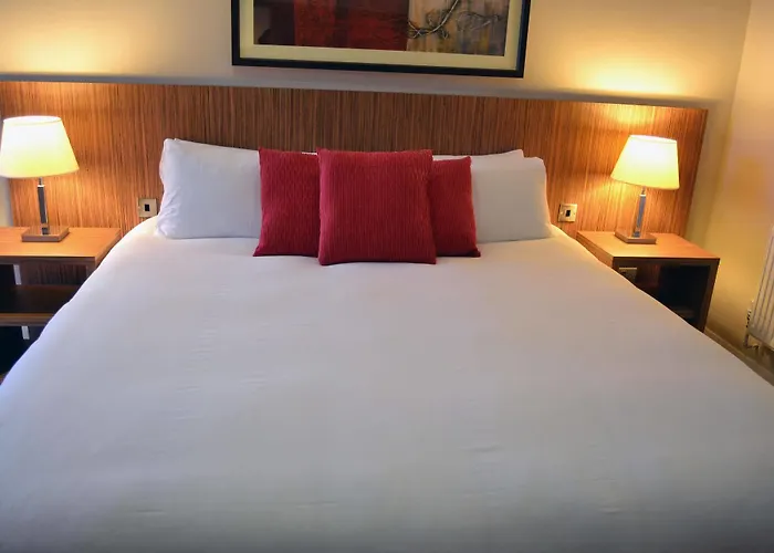 Forty Four Main Street 2*