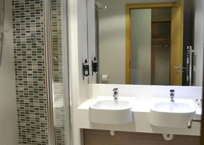 Forty Four Main Street Hotel