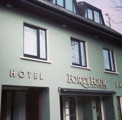 Forty Four Main Street Hotel 2*