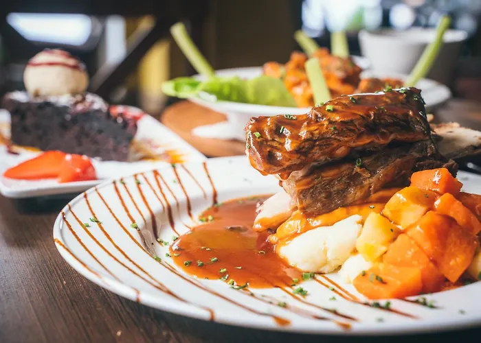 Forty Four Main Street 2* Swords